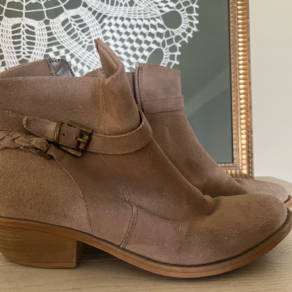 Women's Tan Suede Ankle Boots